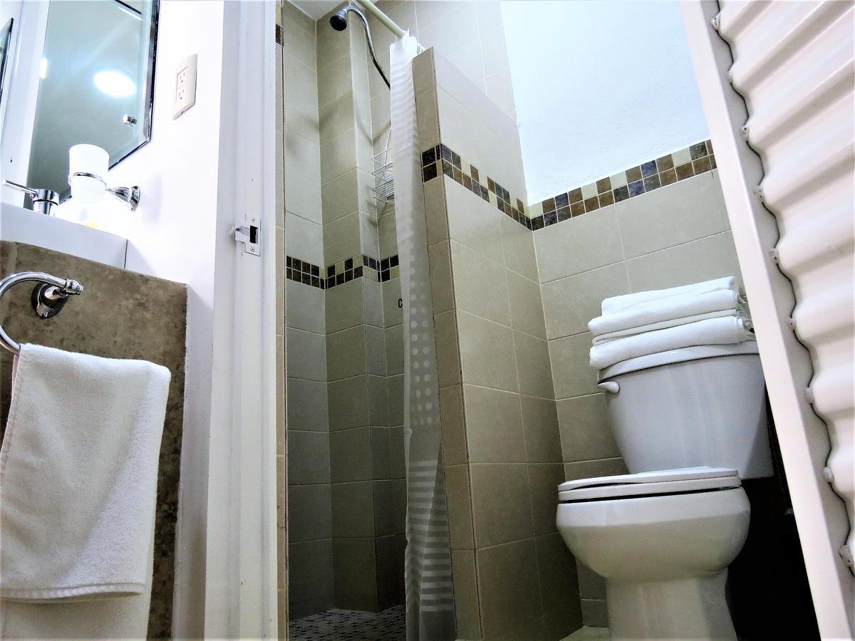 Hotel Del Arte Y Figura Леон Екстериор снимка